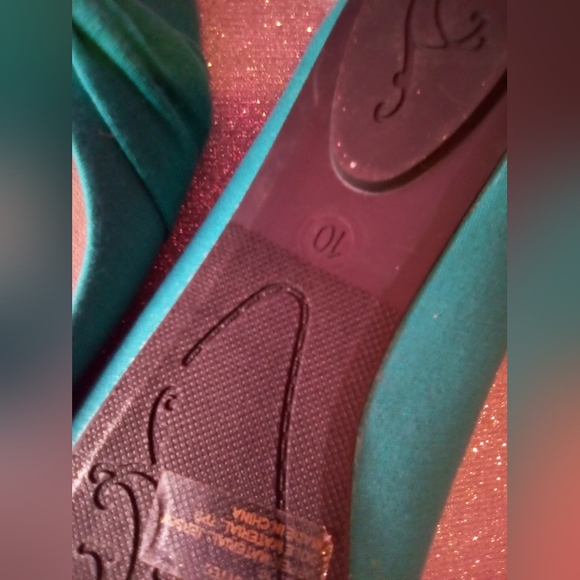 #207👉🏼Turquoise Flats With Bow Across The Top - Picture 2 of 5